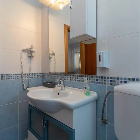 In Guest - Classy Double With Balcony Trogir