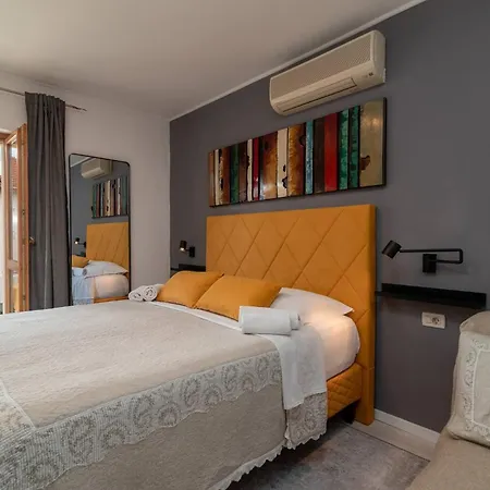Gostinjska kuća Classy Double With Balcony