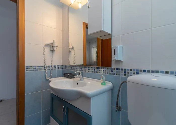 Classy Double With Balcony 트로기르